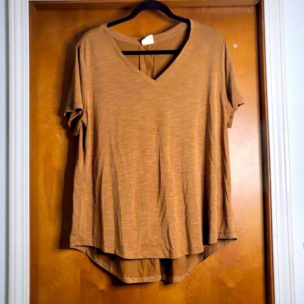 Rod Ref v neck tee size XL